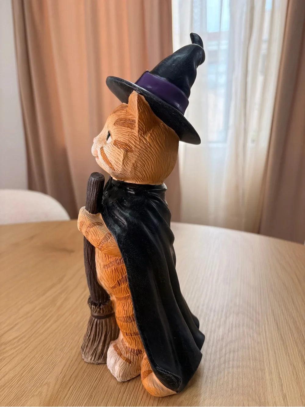 Halloween Figurine Figurine Orange Cat dressed as a Witch